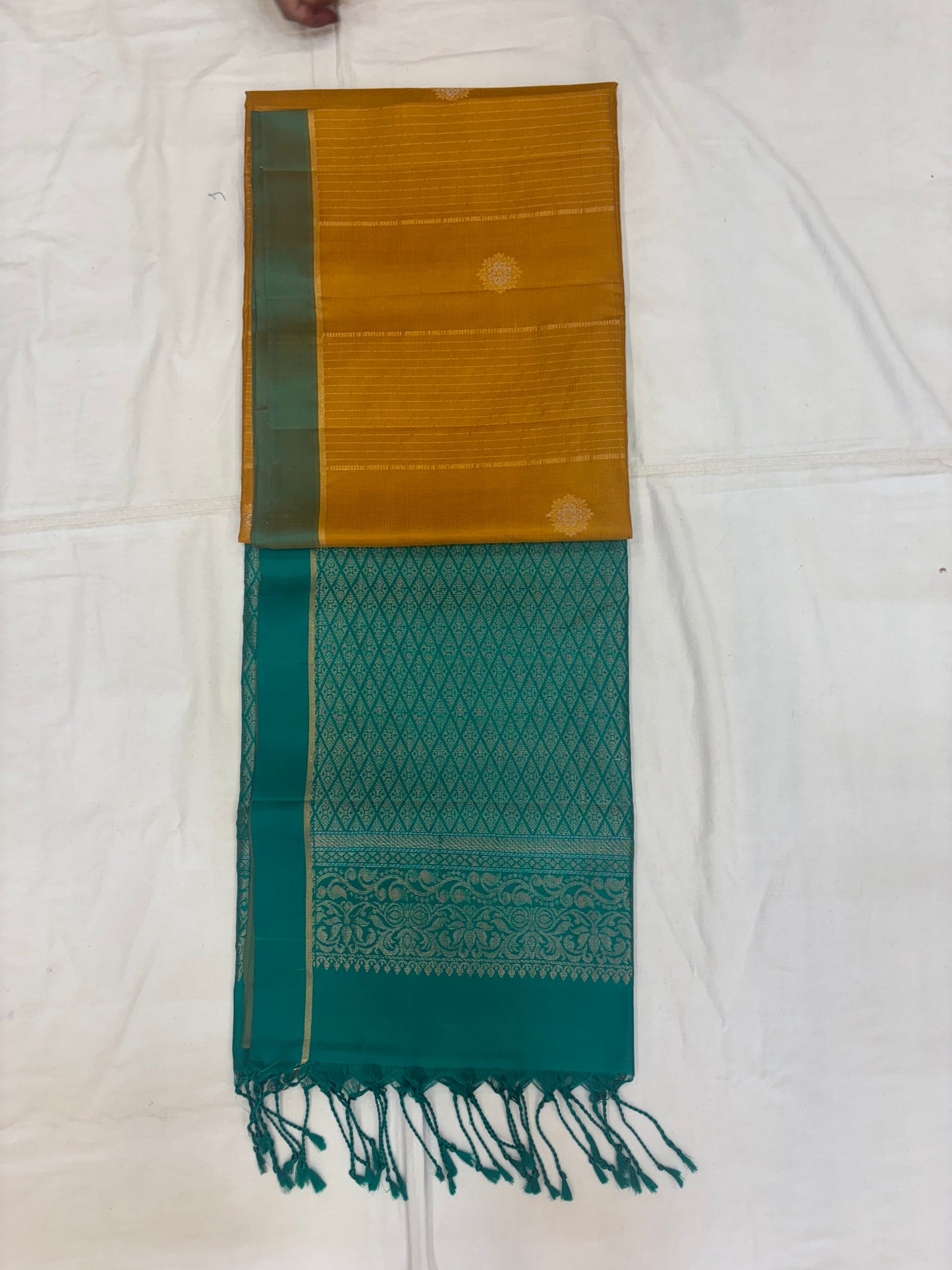 Vezha mustard gold softsilk saree-set8