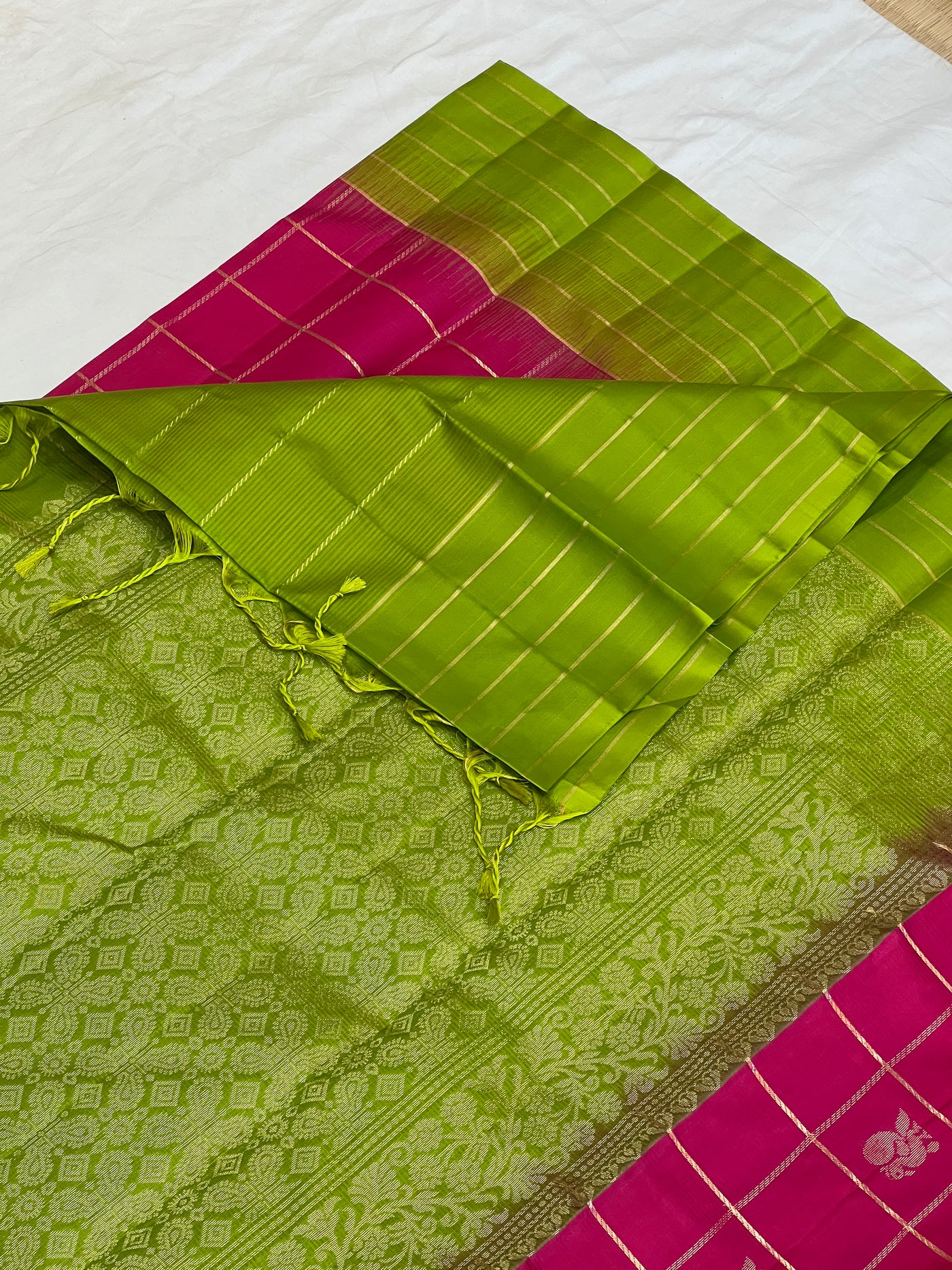 Gulnar handloom softsilk saree - Pure silk saree