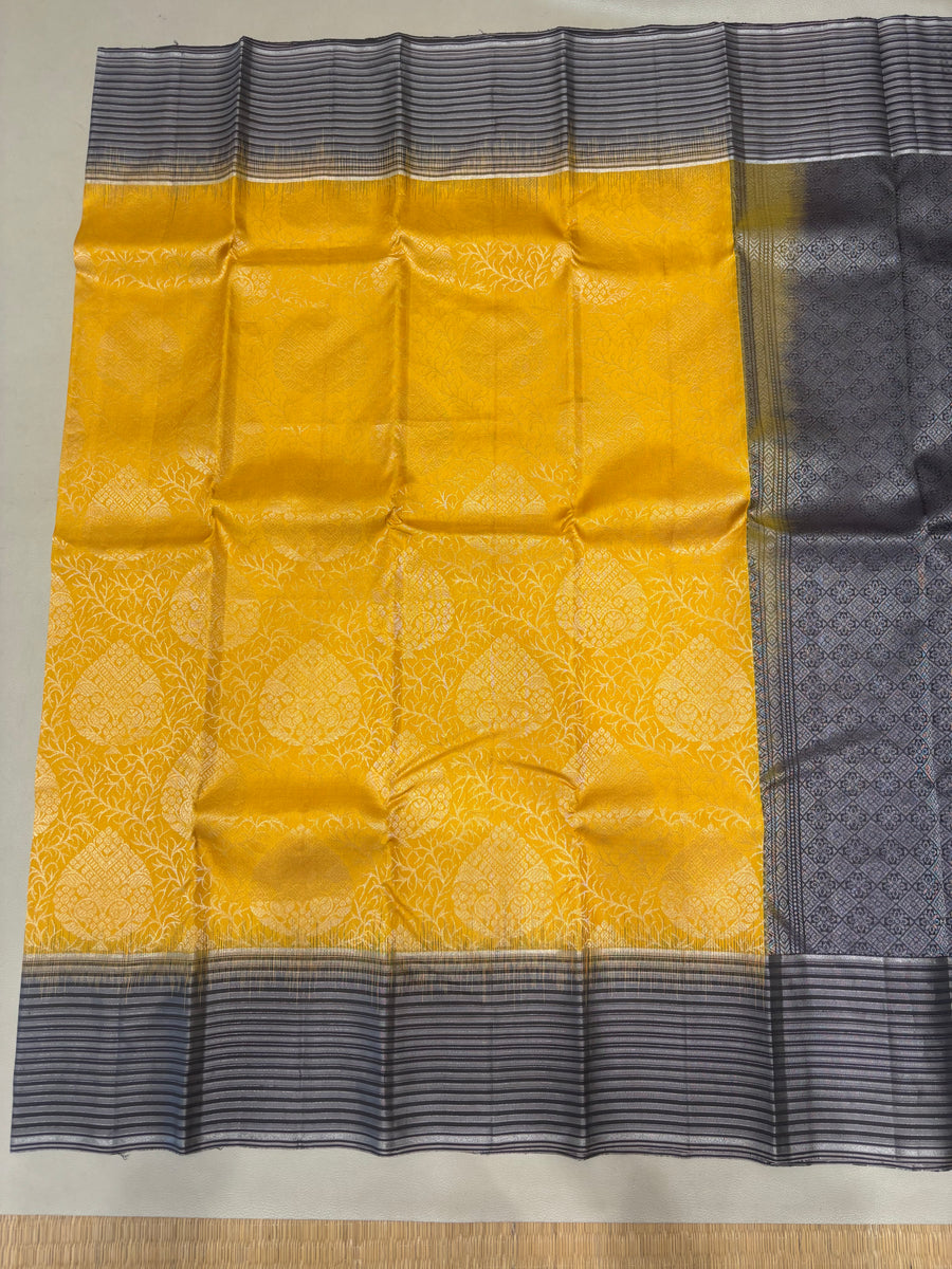 Riyanvi handloom softsilk saree- Pure silk saree- all self contrast - ASC1101