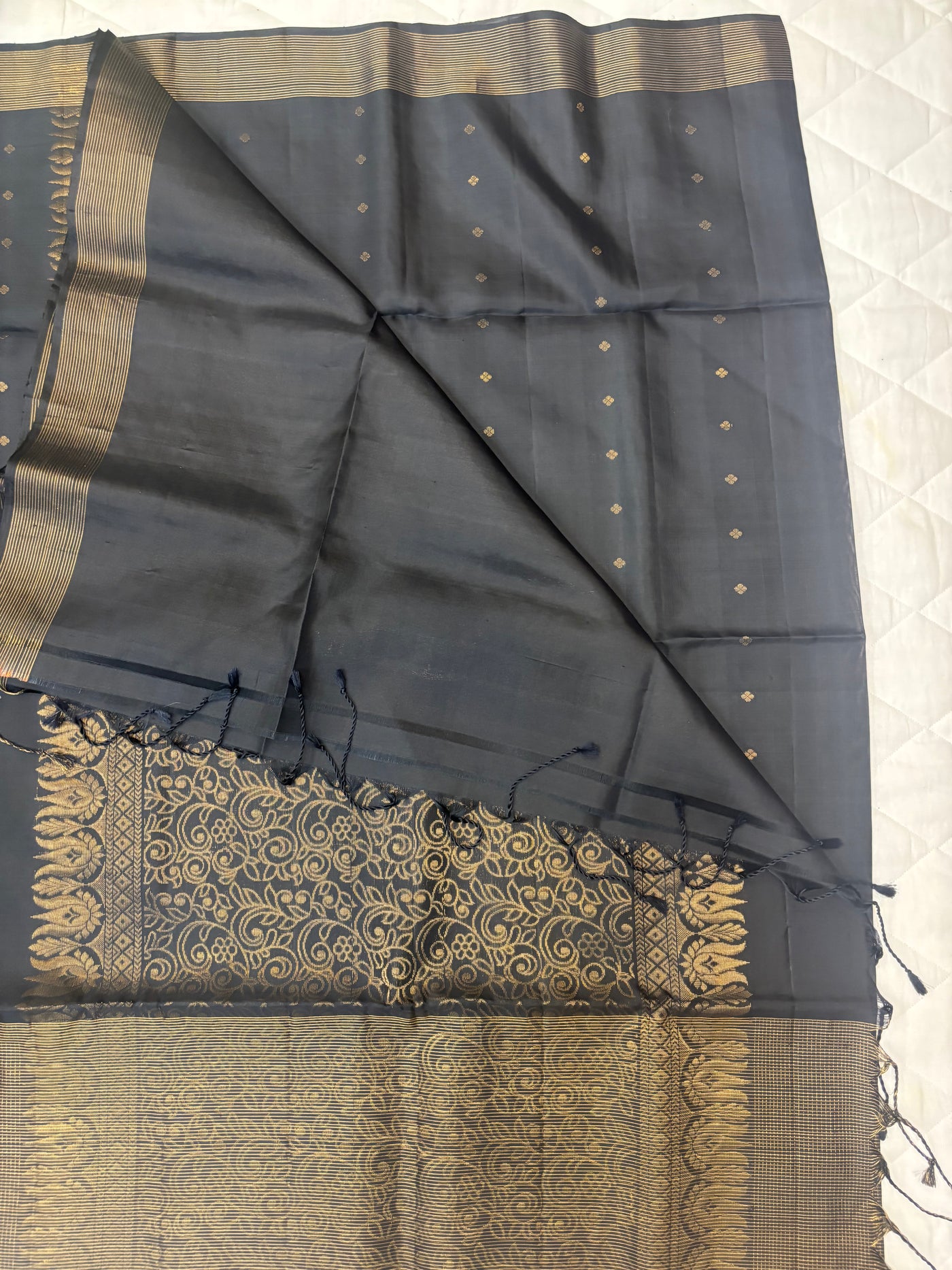 Senmozhi arani Zari Kattam saree - Pure silk saree