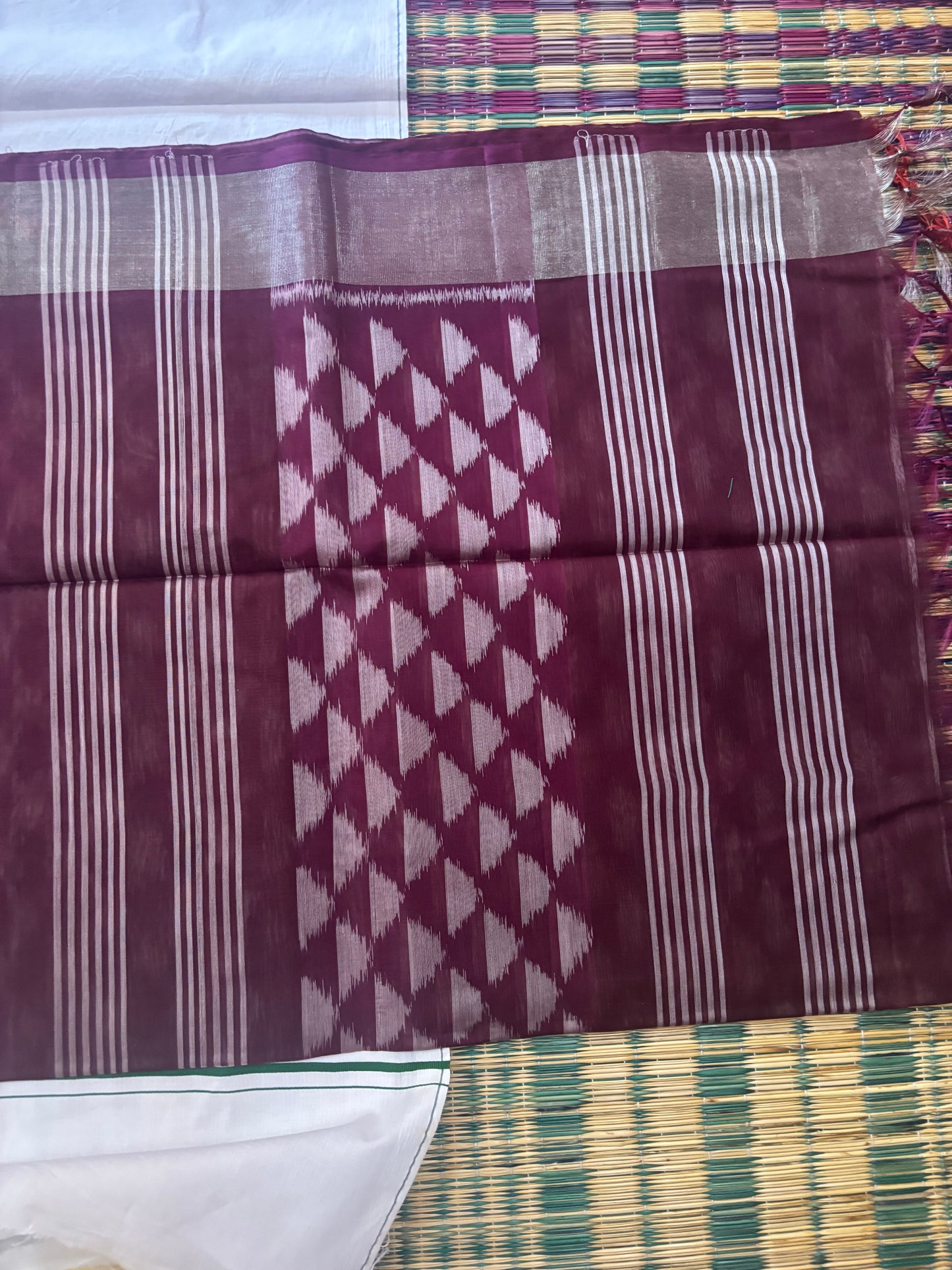 Vanmadhi handloom Kota cotton saree - white Zari