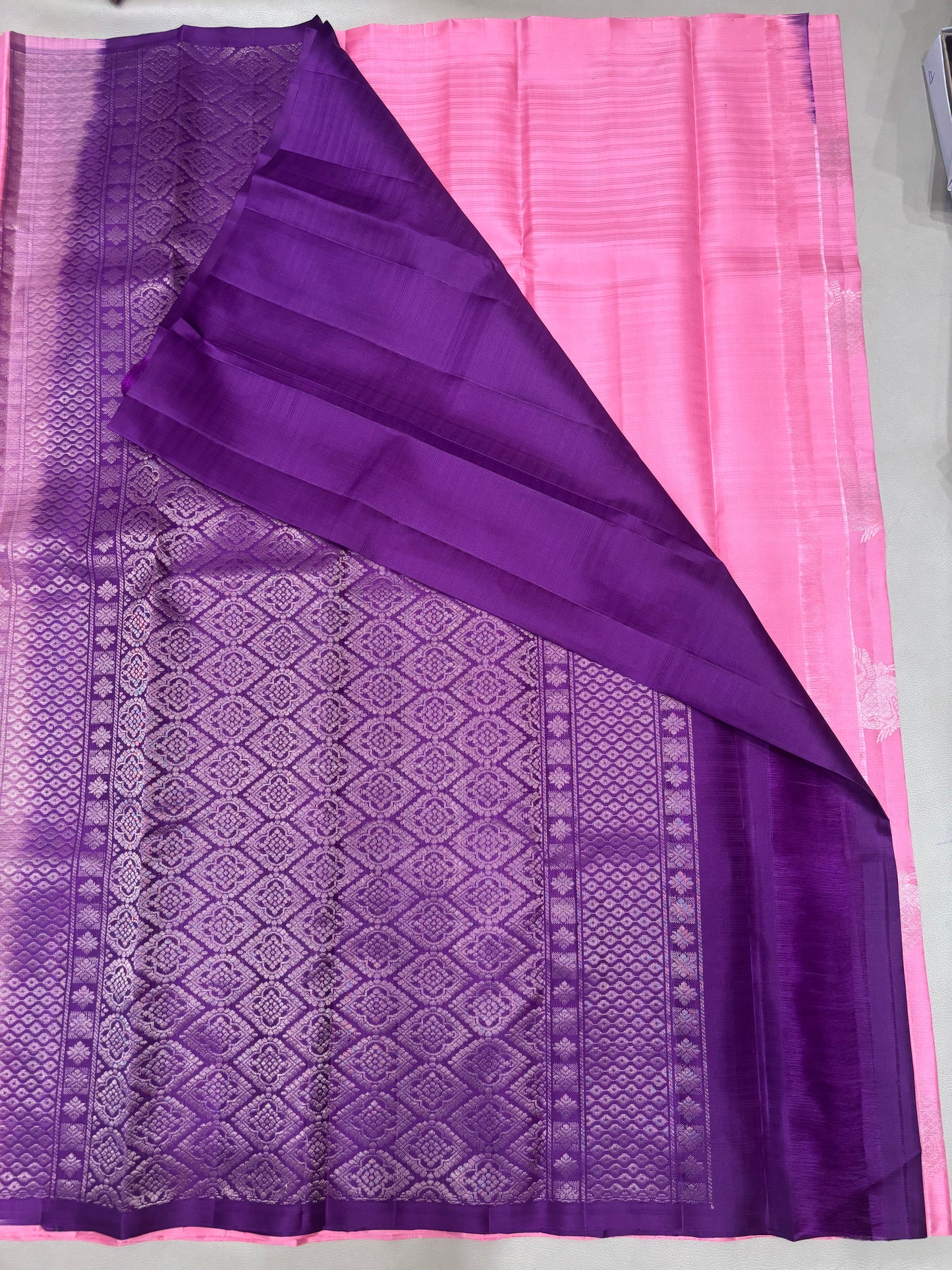 Izhana handloom softsilk saree - Pure silk saree
