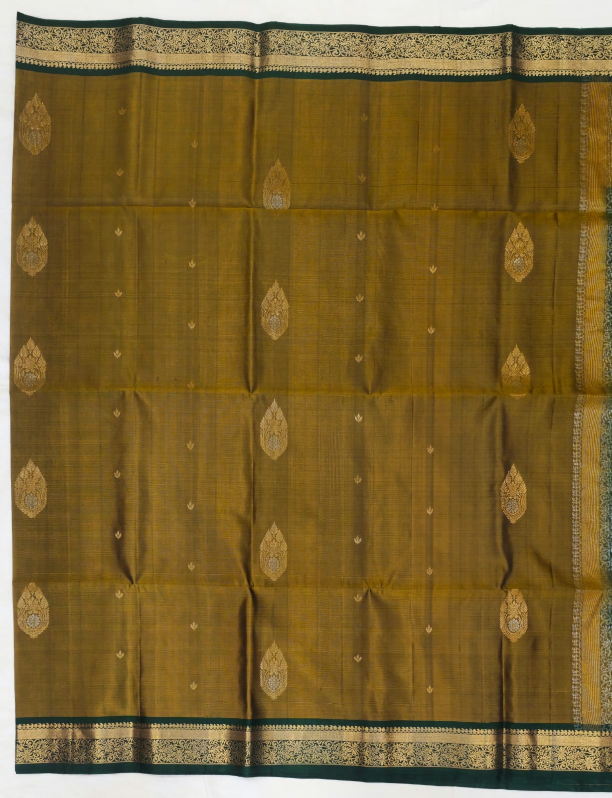 Vihra handloom softsilk saree - Pure silk saree