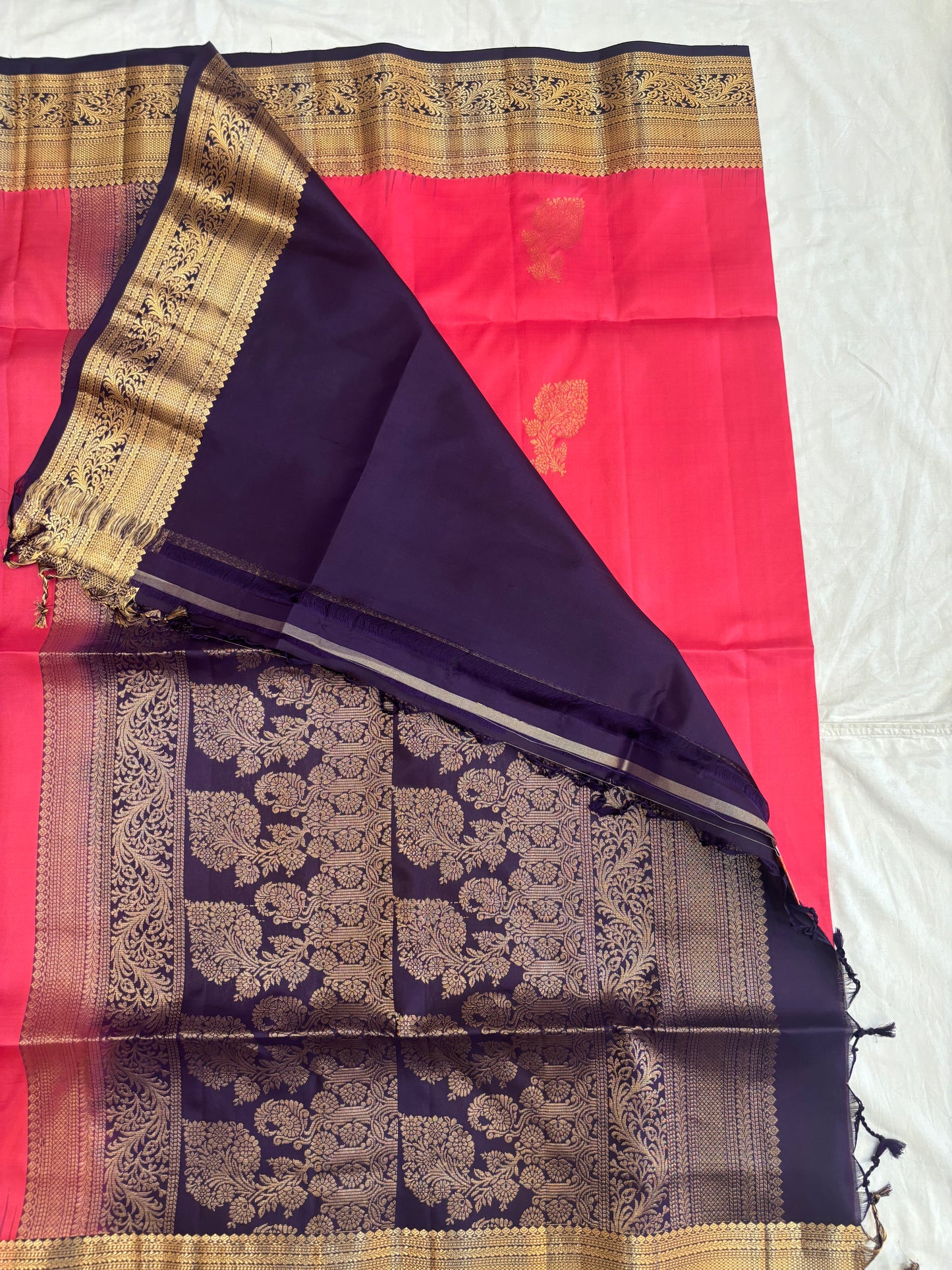 Niveda handloom softsilk saree- Pure silk saree