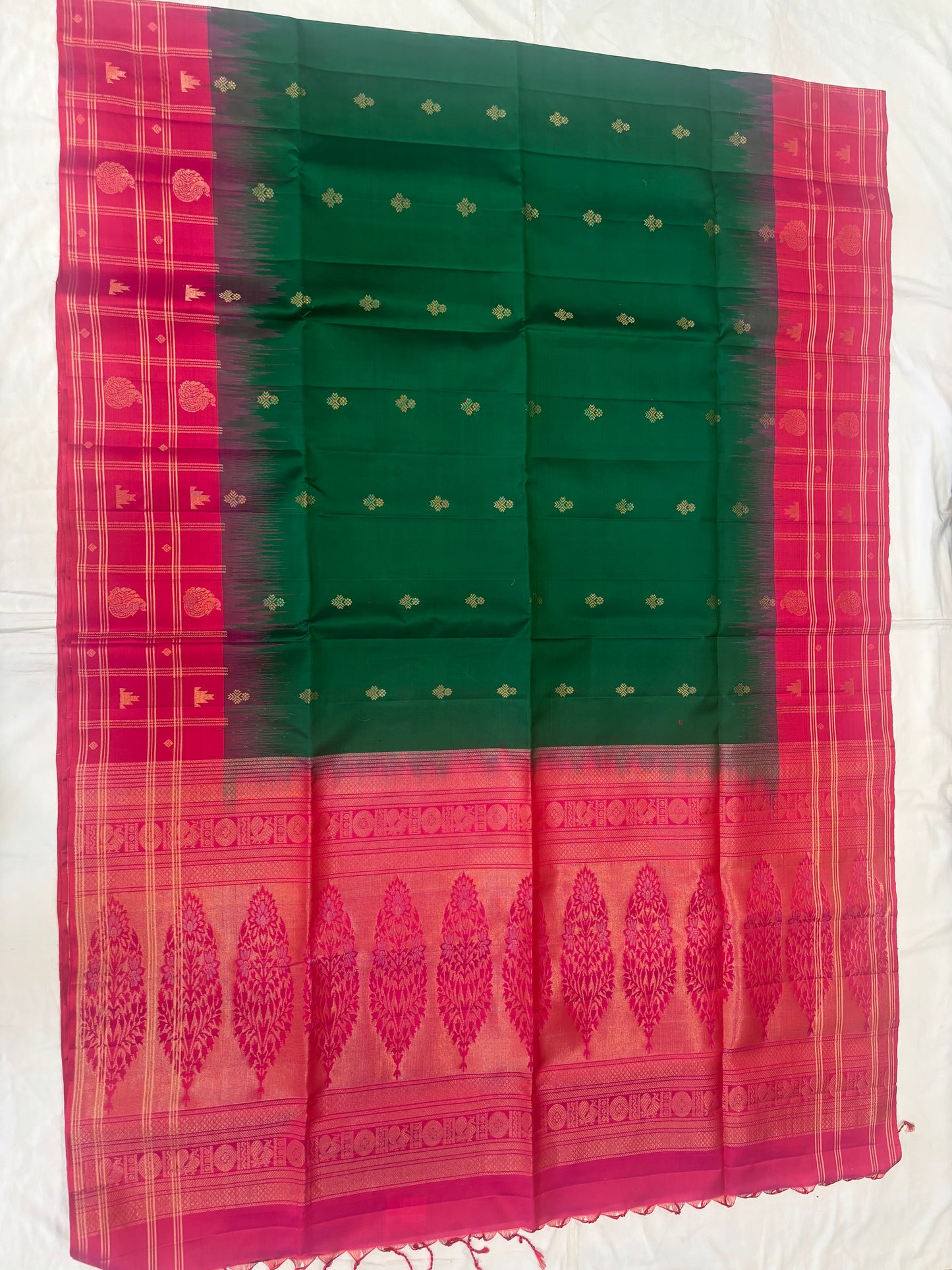 Vizhiyal handloom softsilk saree - Pure silk saree