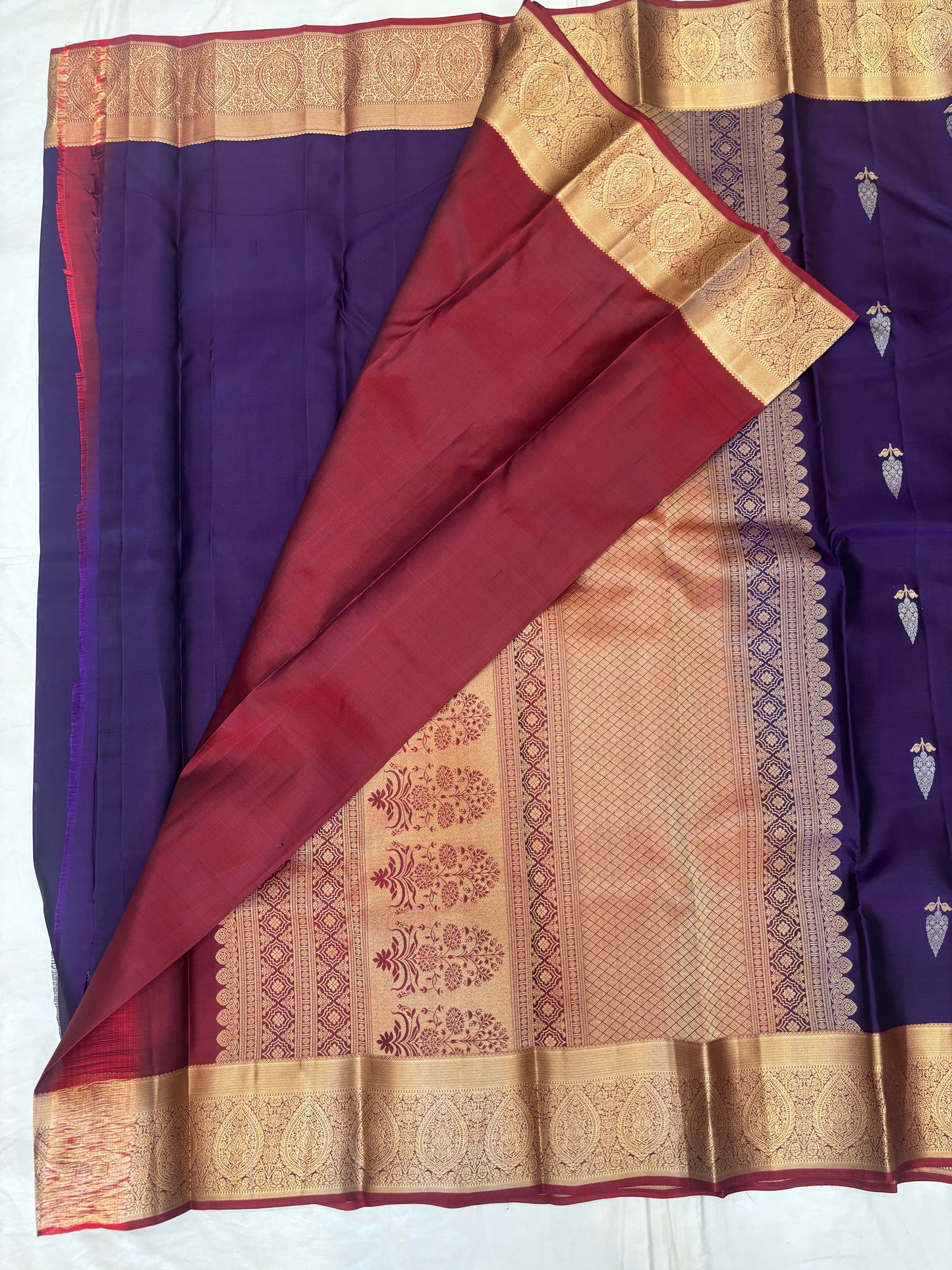 Aavini handloom softsilk saree - Pure silk saree