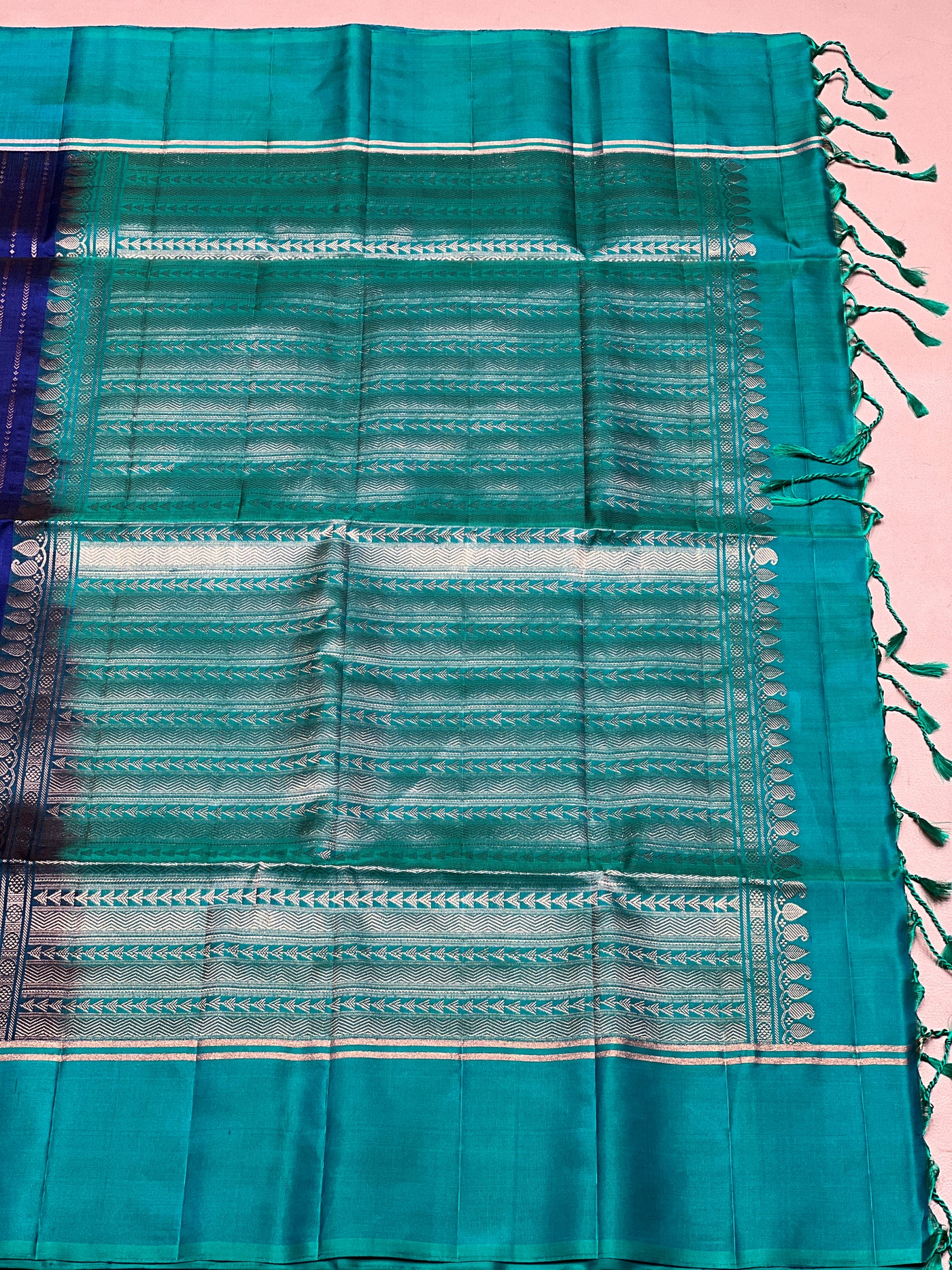 Varuni handloom softsilk saree - Pure silks saree