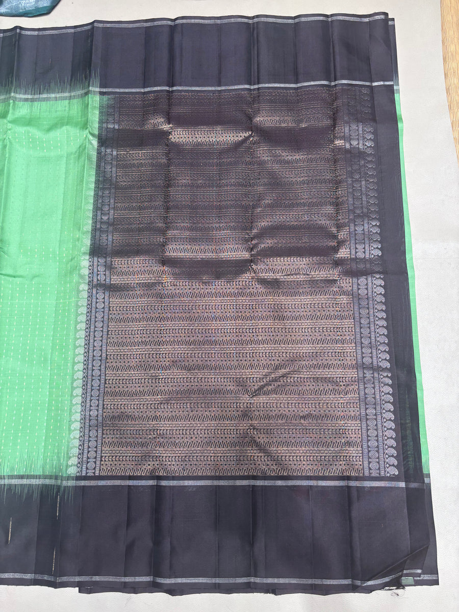 Melinam green & black handloom softsilk saree - Pure silk saree