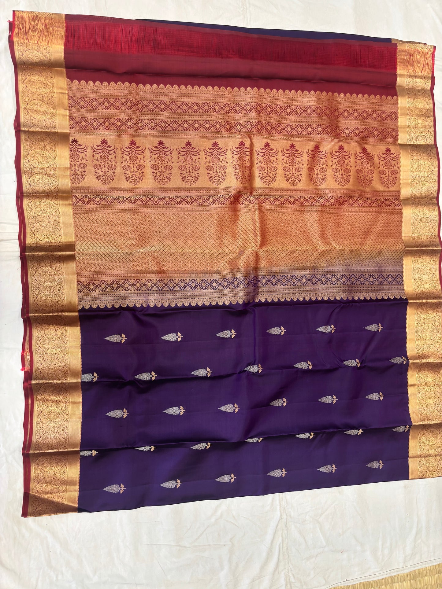 Aavini handloom softsilk saree - Pure silk saree