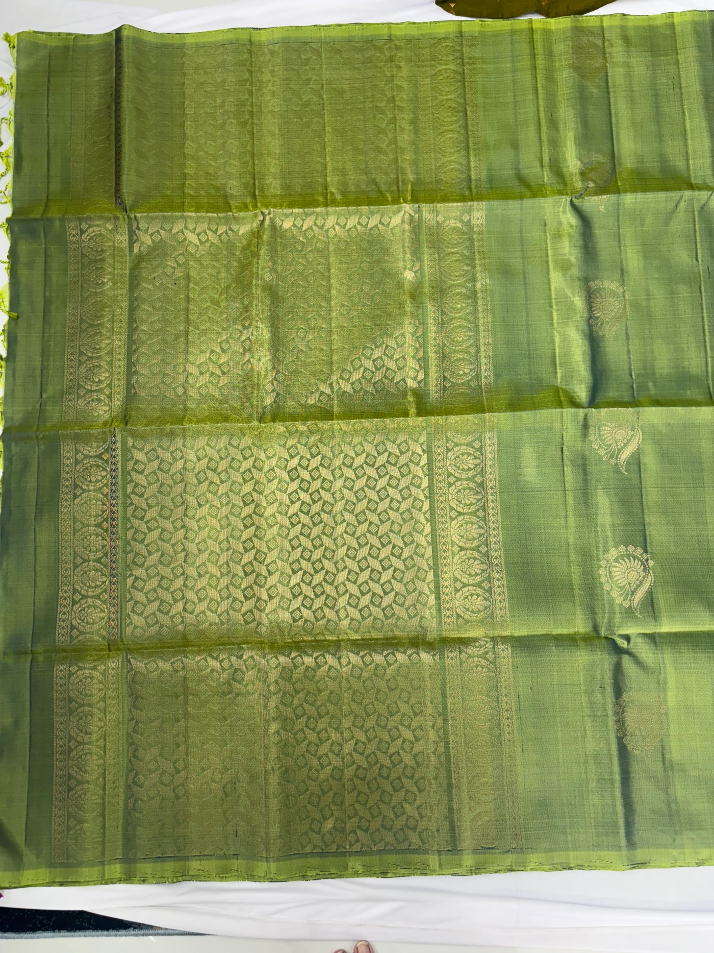 Vandhana handloom softsilk saree - Pure silk saree