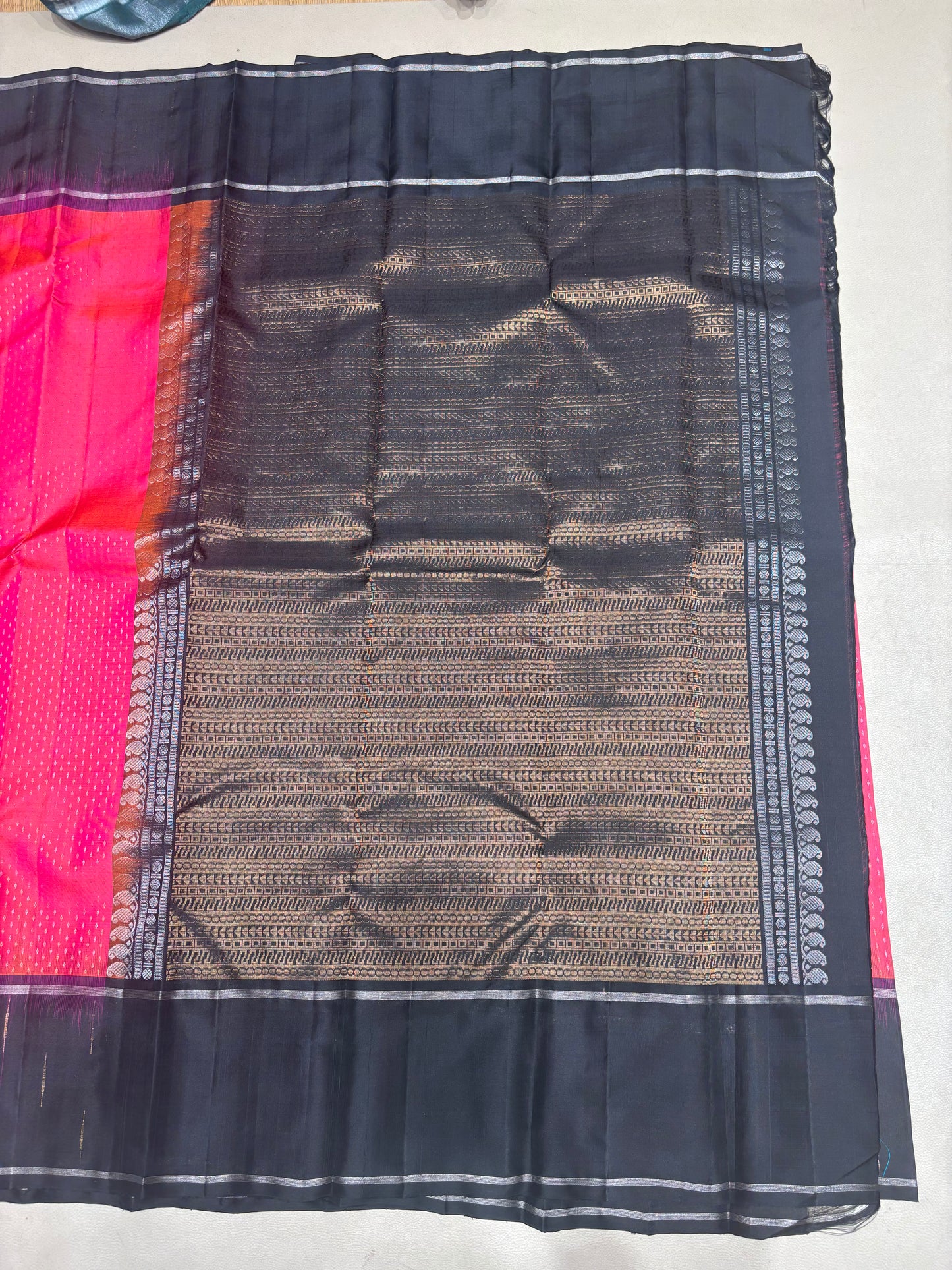 Melinam pink & black handloom softsilk saree - Pure silk saree