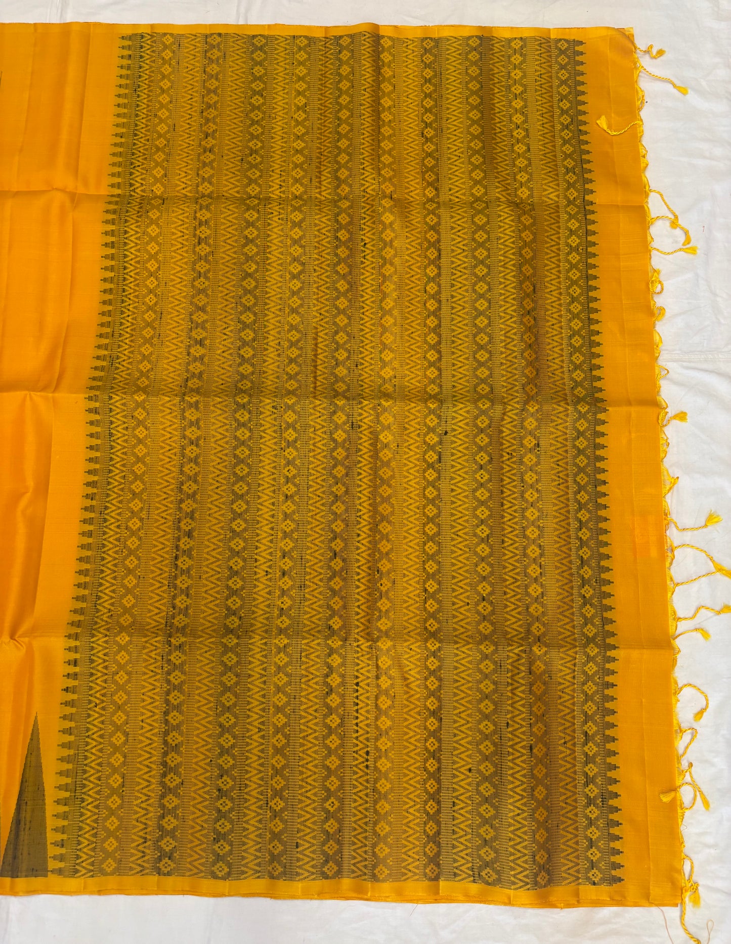 Aavaram handloom softsilk saree - Pure silk saree