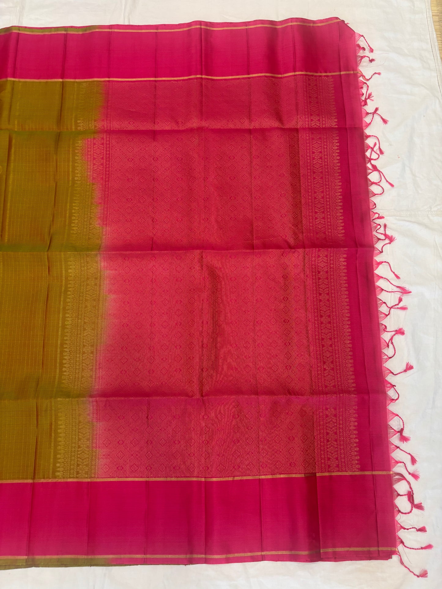Iniyam handloom softsilk saree - Pure silk saree