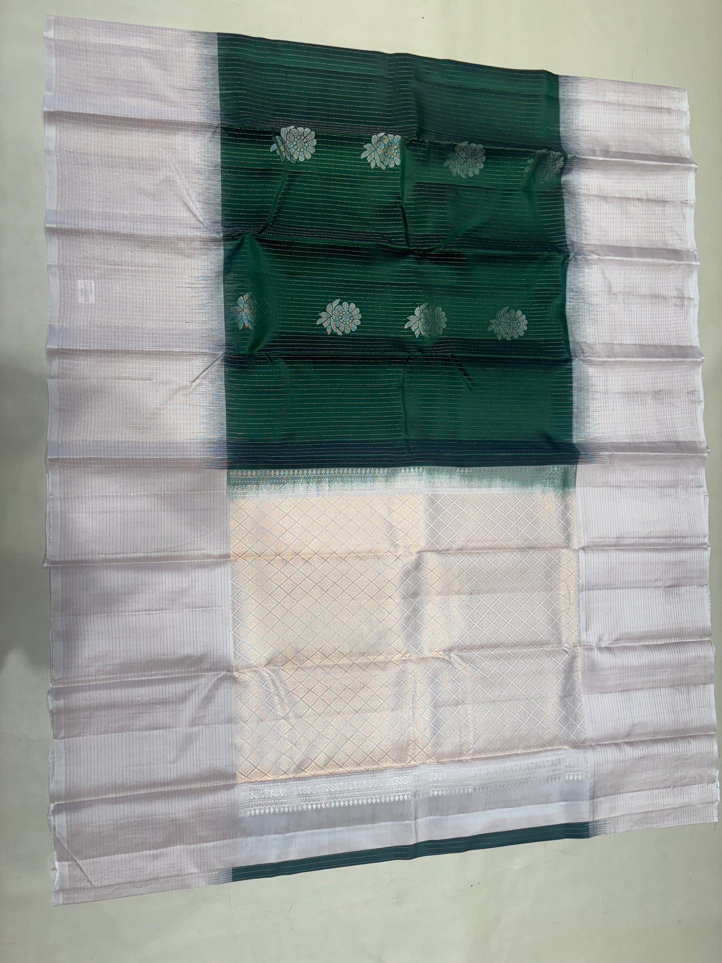 Yeshoda vaira oosi design handloom softsilk saree - Pure silk saree-AK1112