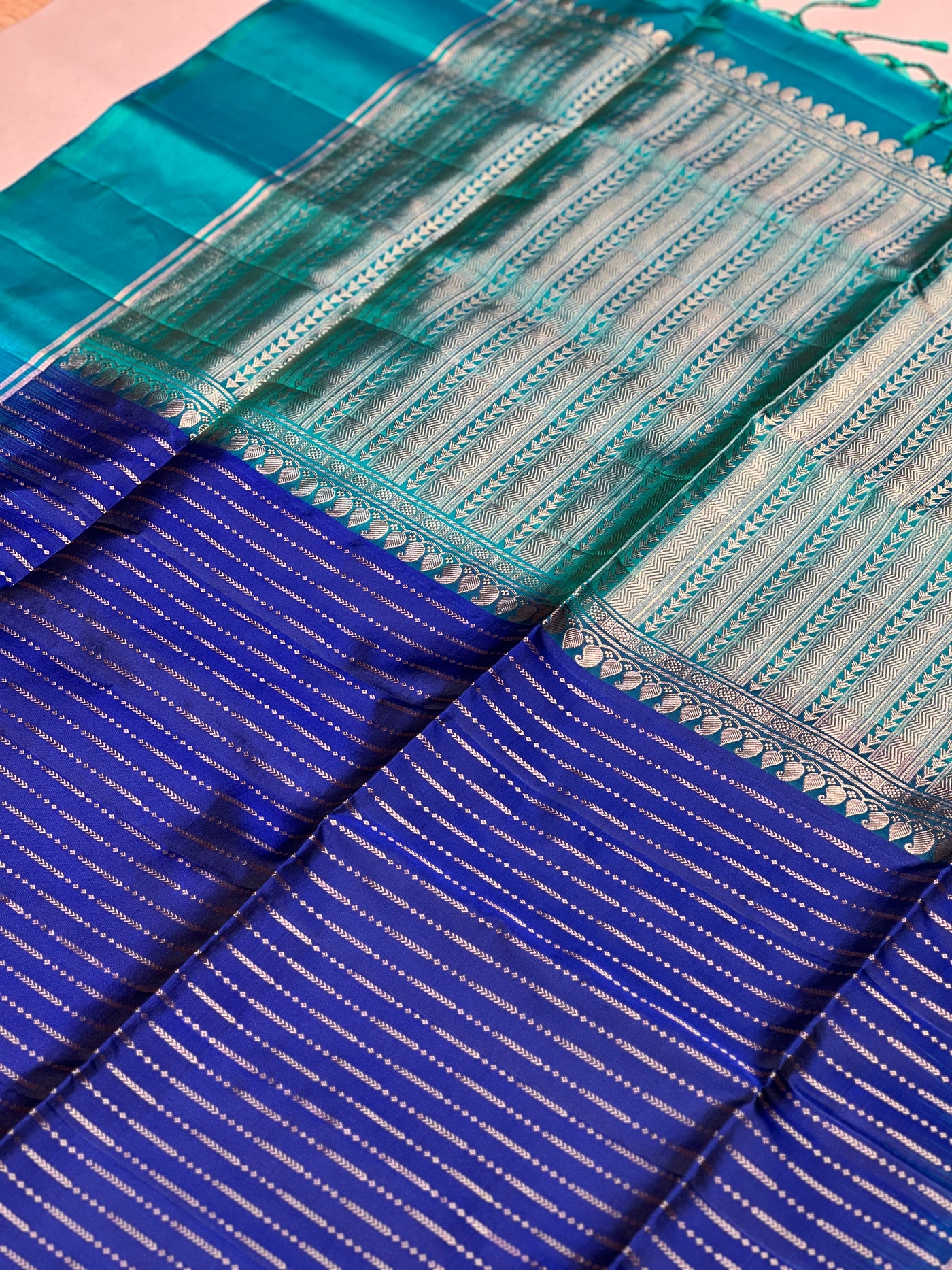 Varuni handloom softsilk saree - Pure silks saree