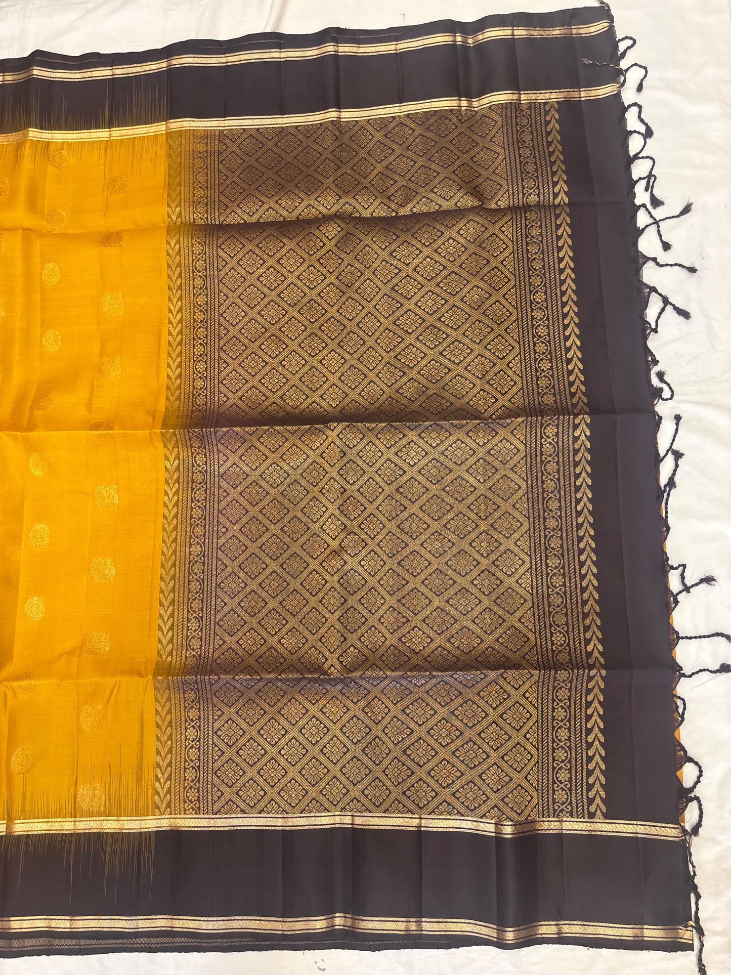 Malarvai handloom softsilk saree - Pure silk saree