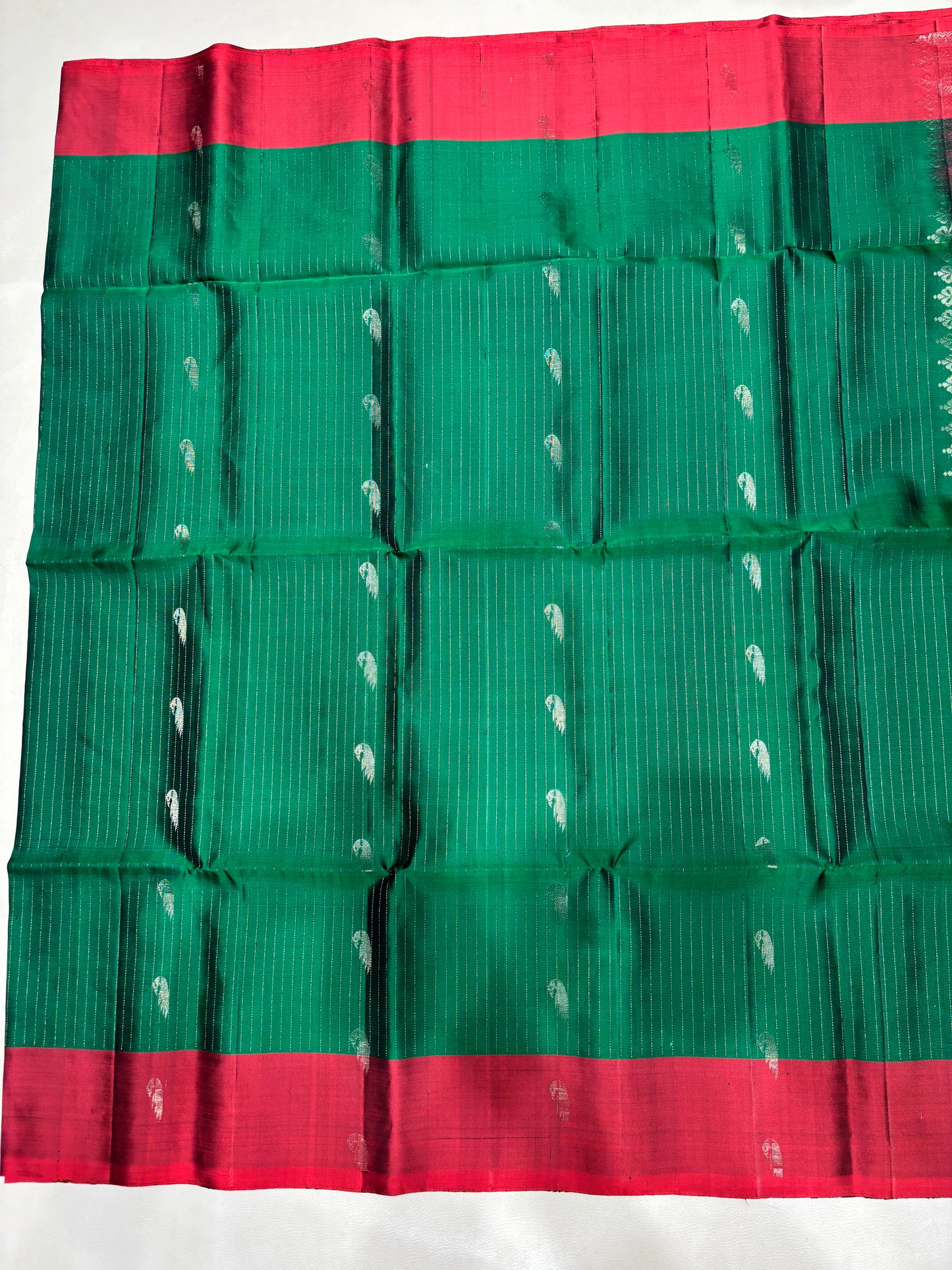 Paari green & red handloom softsilk saree - Pure silk saree