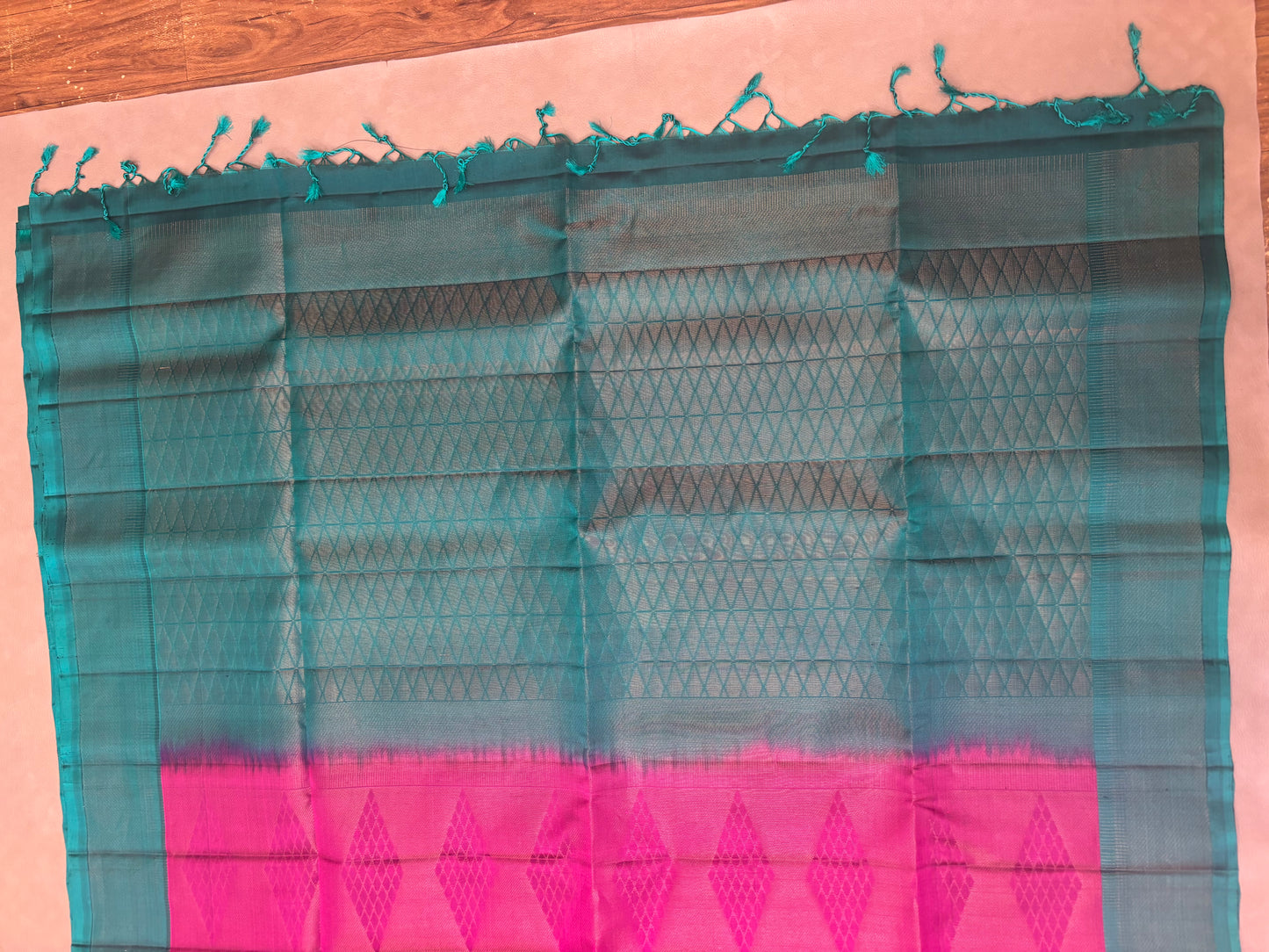Kanishka pink handloom softsilk saree - Pure silk saree