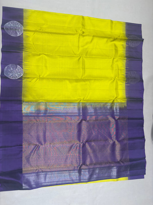 Vaidhika vaira oosi design handloom softsilk saree - Pure silk saree-AK1112