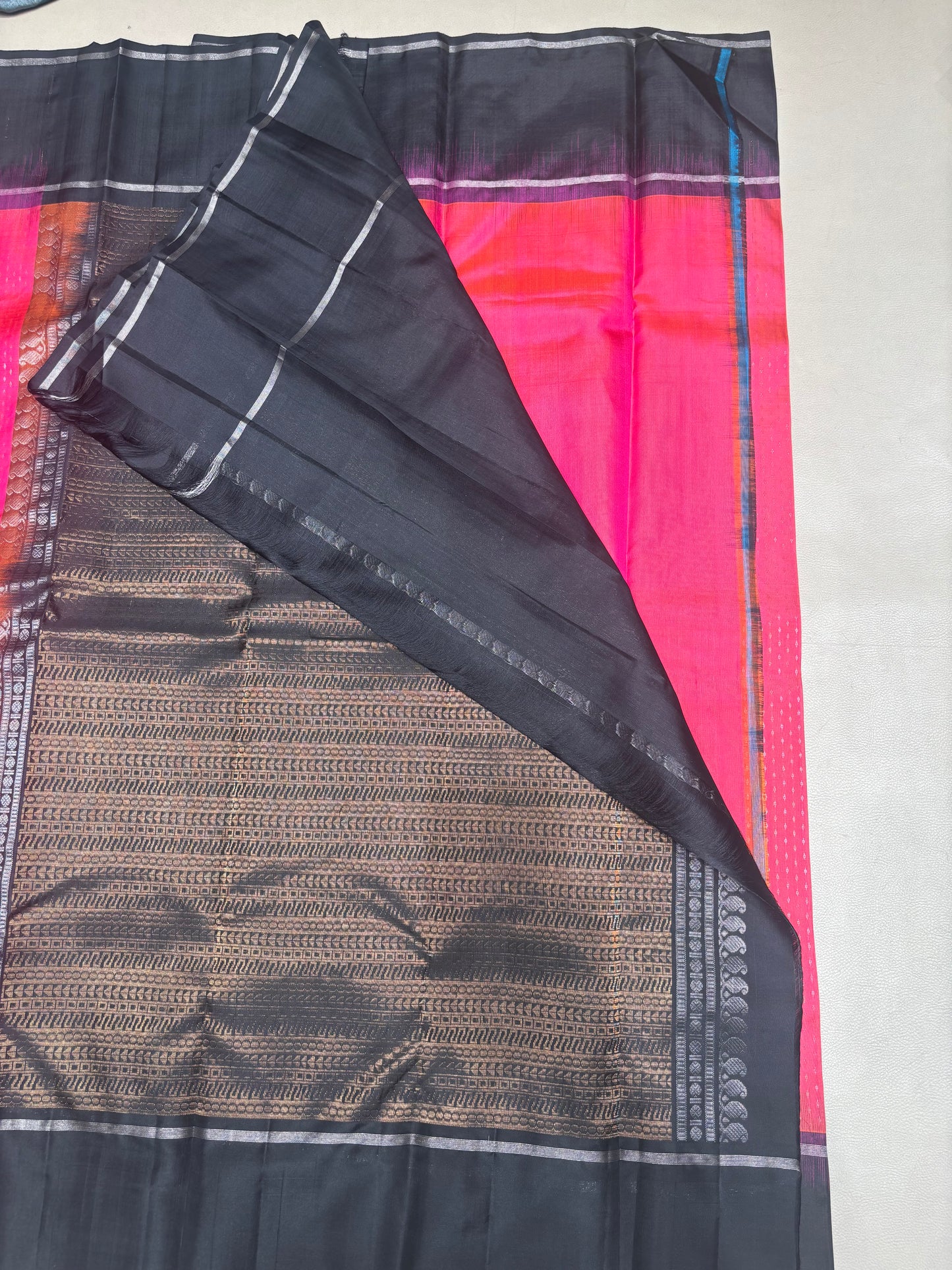 Melinam pink & black handloom softsilk saree - Pure silk saree