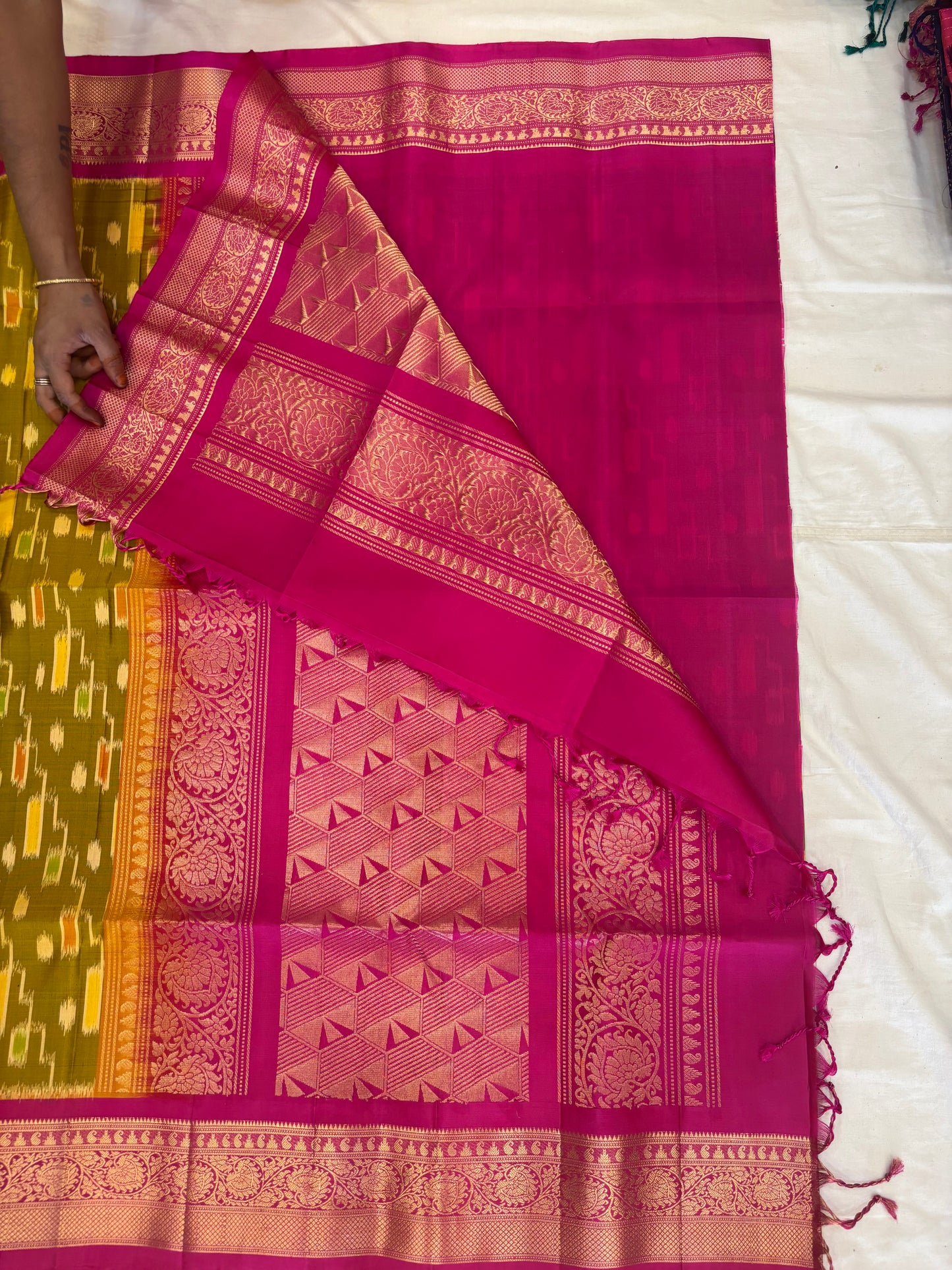 Vasudha Pochampally Ikkat softsilk saree - Pure silk saree-set8