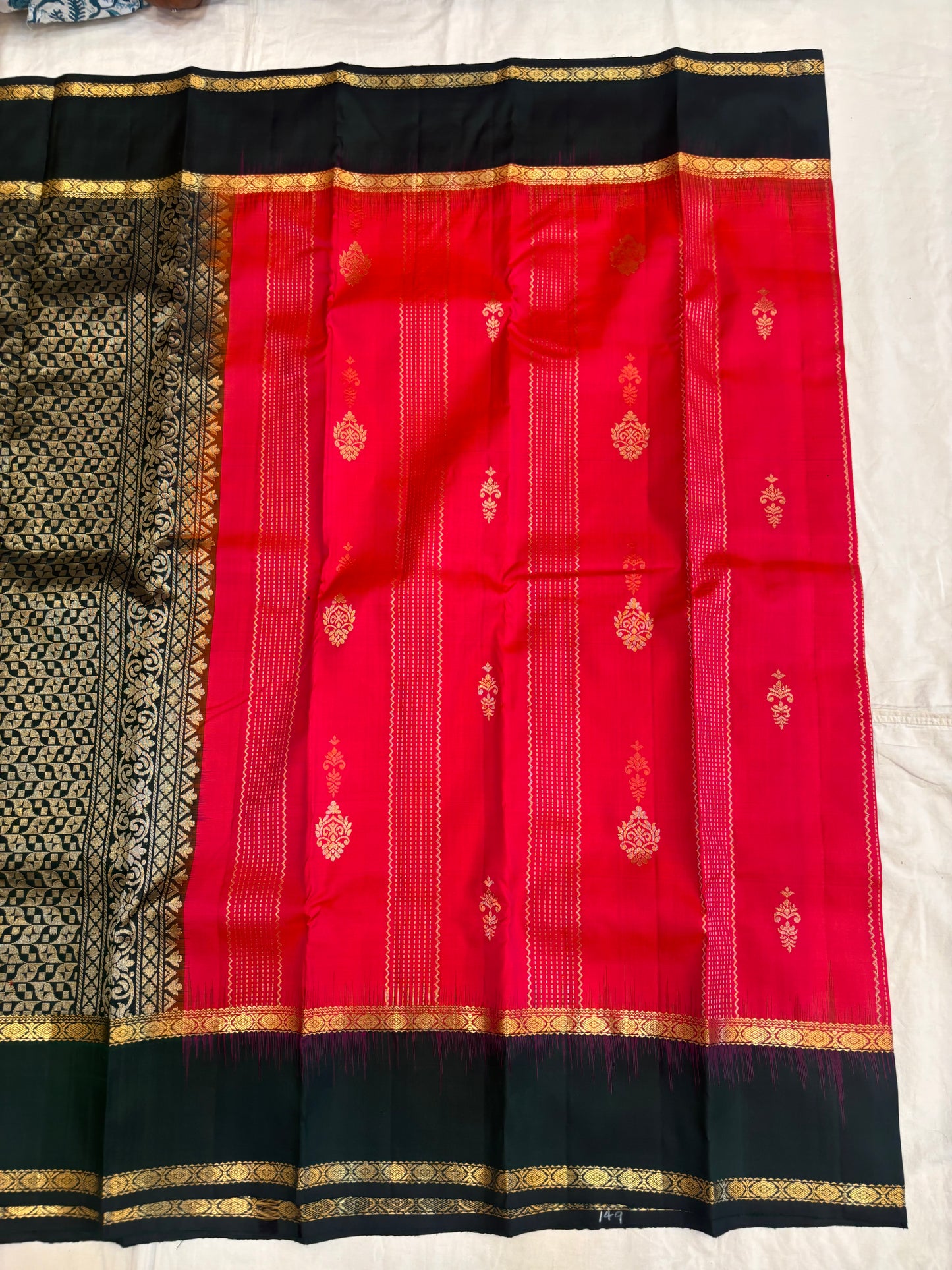 Vandhana handloom softsilk saree - Pure silk saree