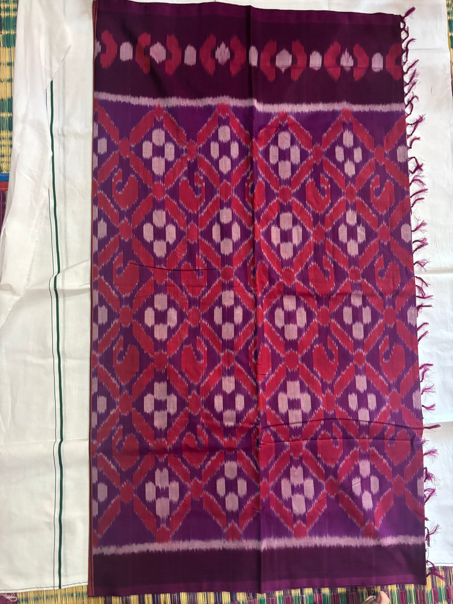 Kaatrinila purple handloom pure cotton saree - Pochampally design