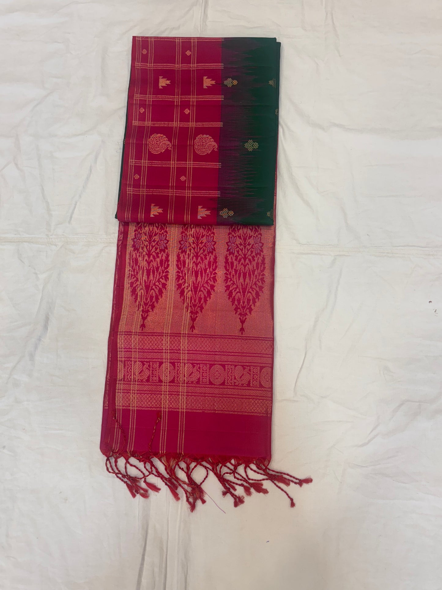 Vizhiyal handloom softsilk saree - Pure silk saree