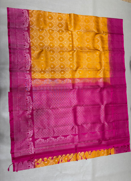 Tvesha all self handloom softsilk saree - Pure silk saree