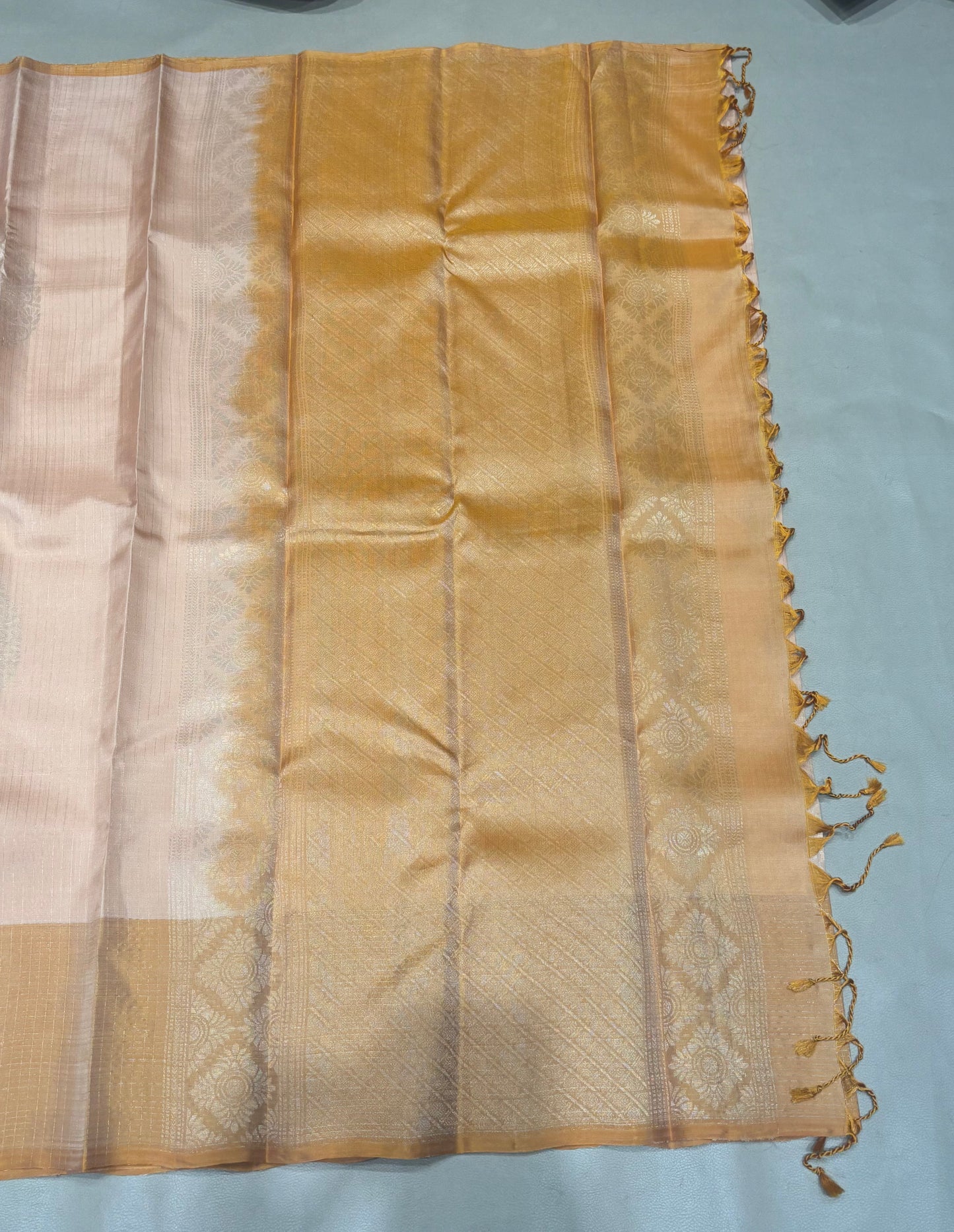 Vaidoori dusty peach handloom vaira oosi softsilk saree - Pure silk saree