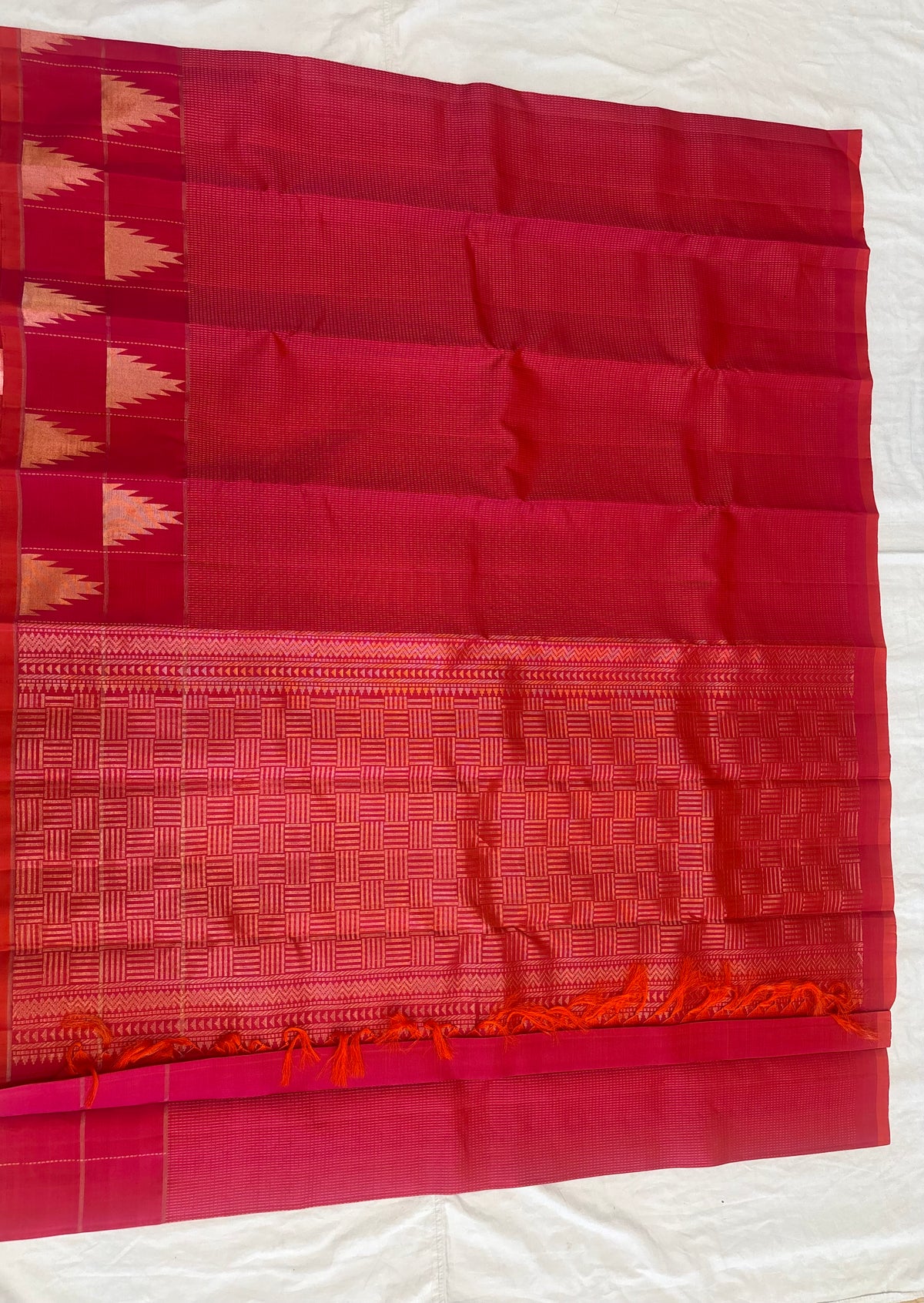 Pranavi temple border red handloom softsilk saree - Pure silk saree