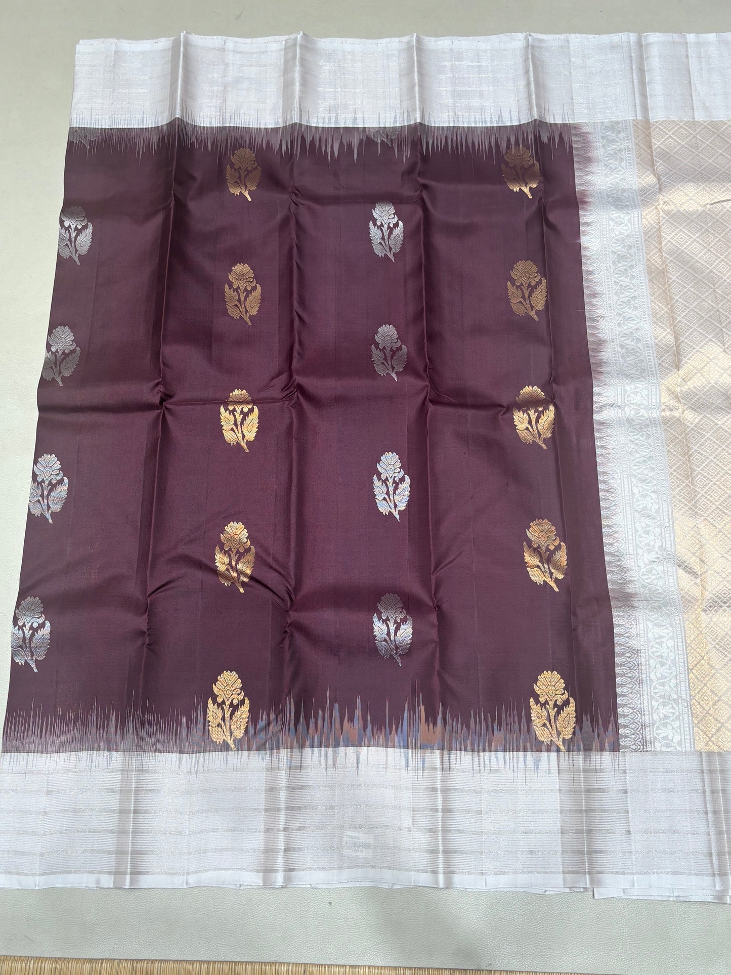 Niraavi coffee brown handloom softsilk saree - Pure silk saree