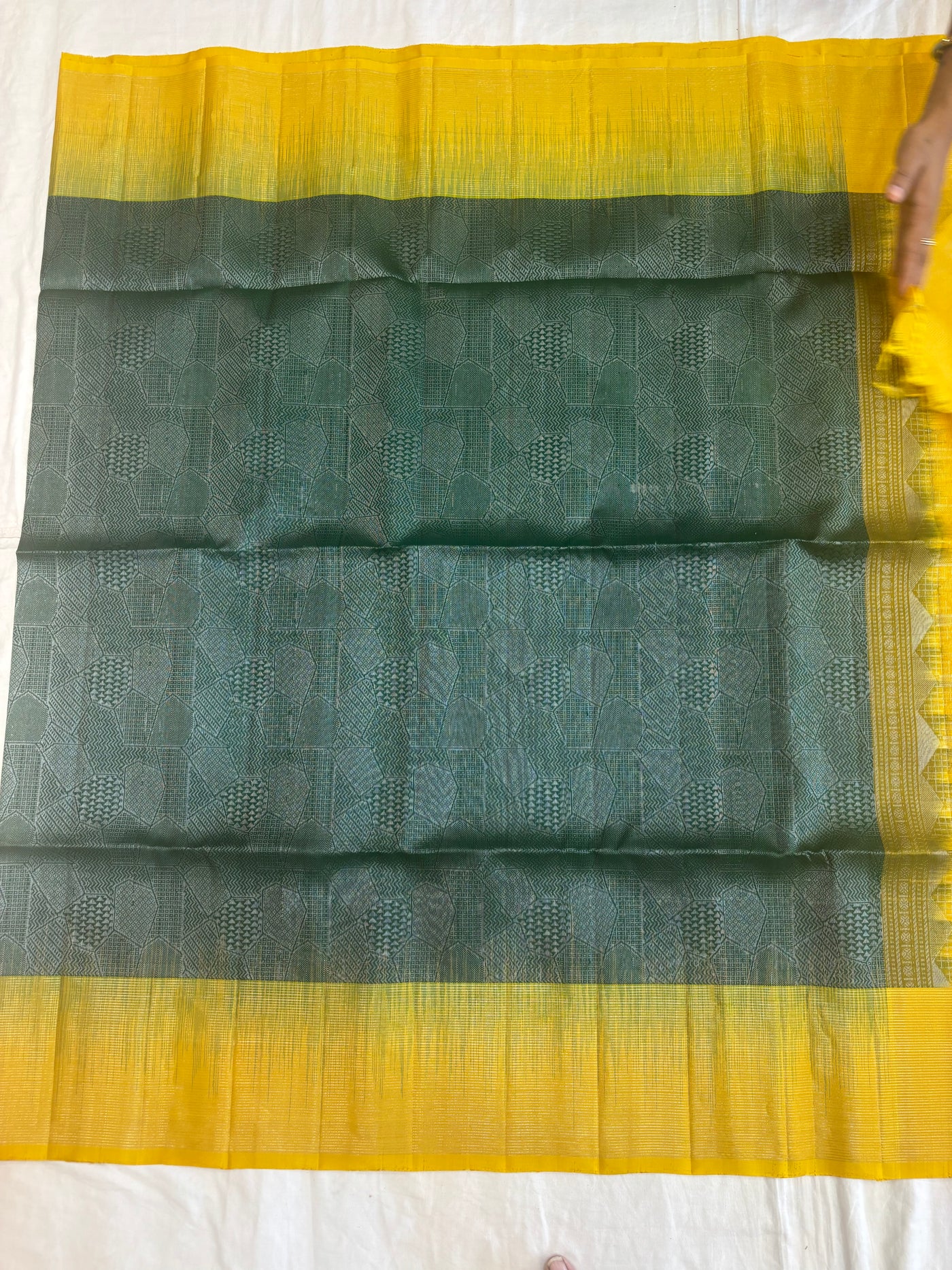 Kayalvizhi all self handloom softsilk saree - Pure silk saree