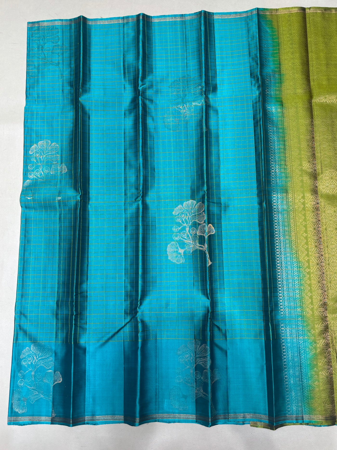 Devika thread checks handloom softsilk saree - Pure silk saree