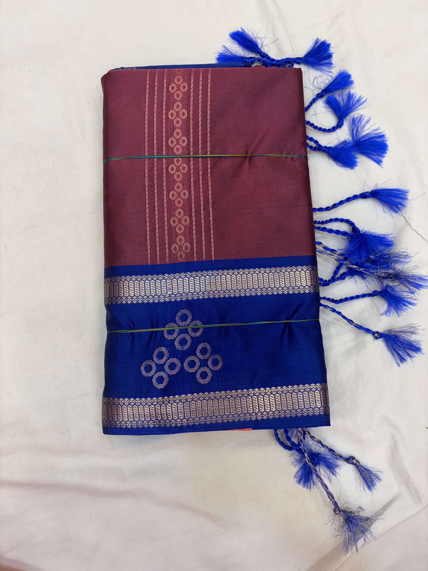 Amudhi semi softsilk saree