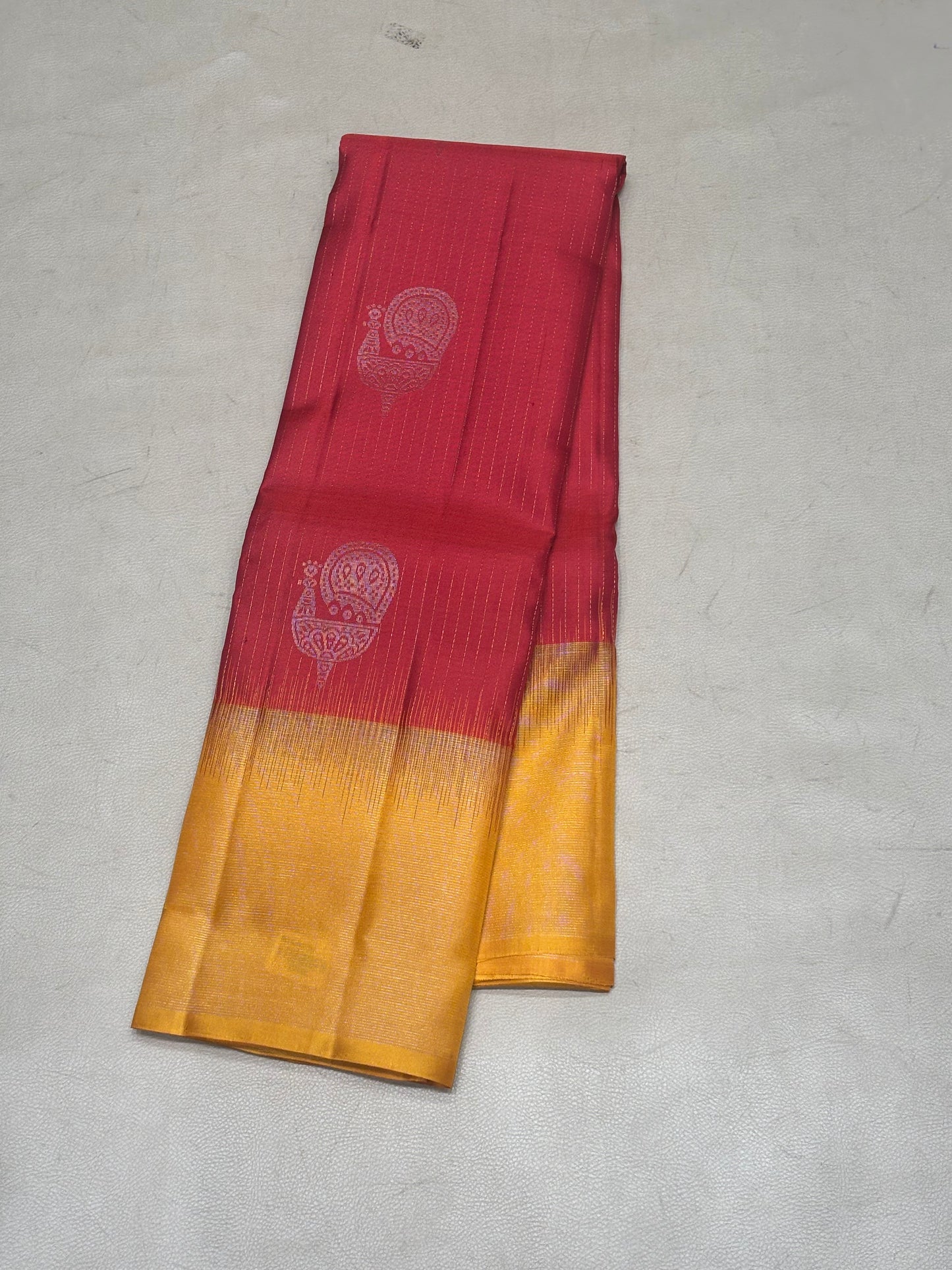 Thariga Vaira oosi handloom softsilk saree - Pure silk saree-AK1107