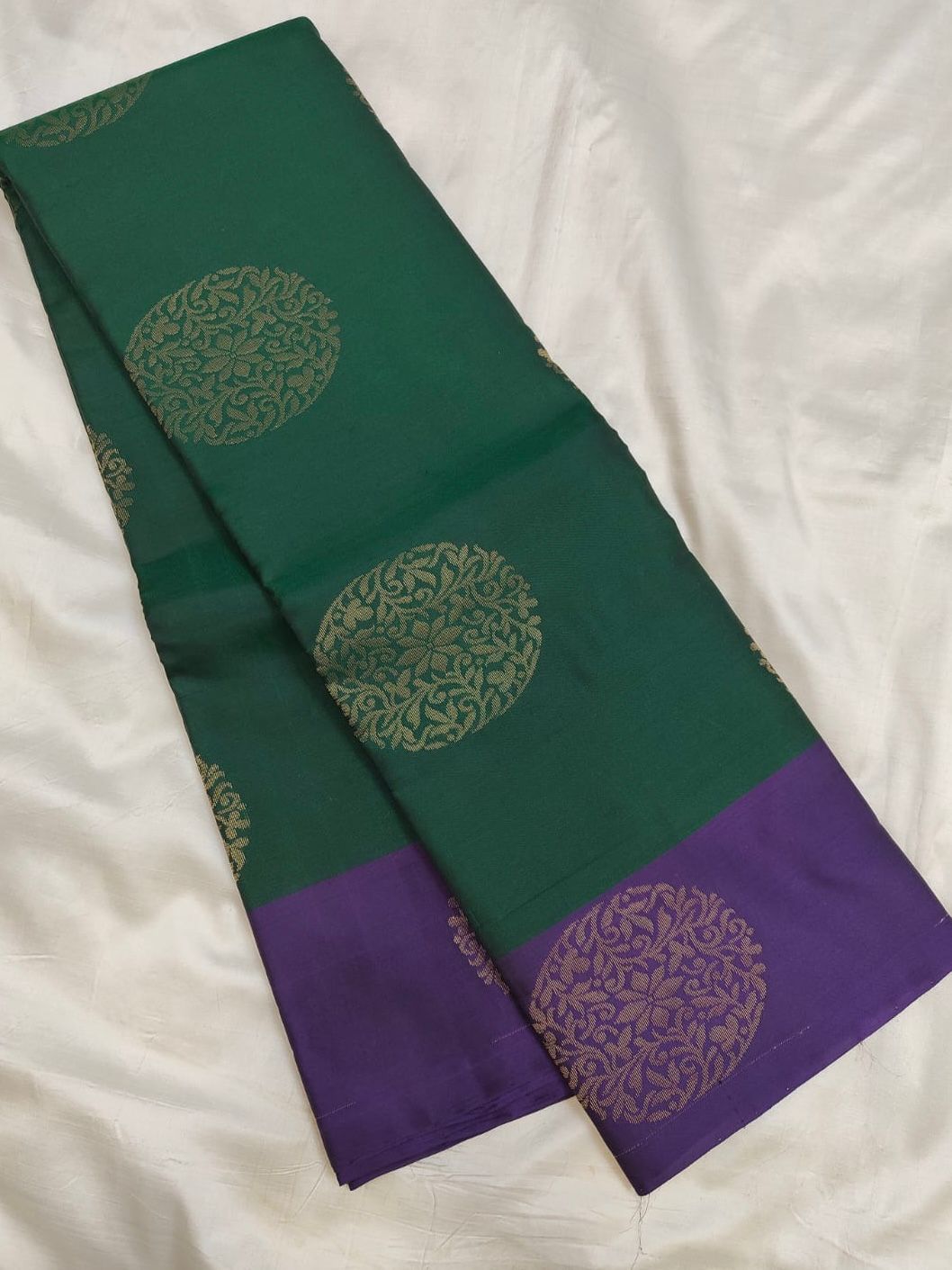 Soft Silk - Contrast borders