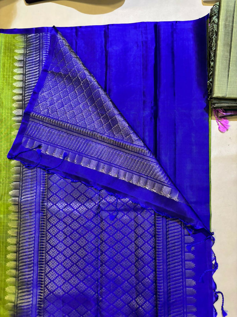 Tanvi parrot green handloom softsilk saree - Vaira oosi design - Pure silk saree