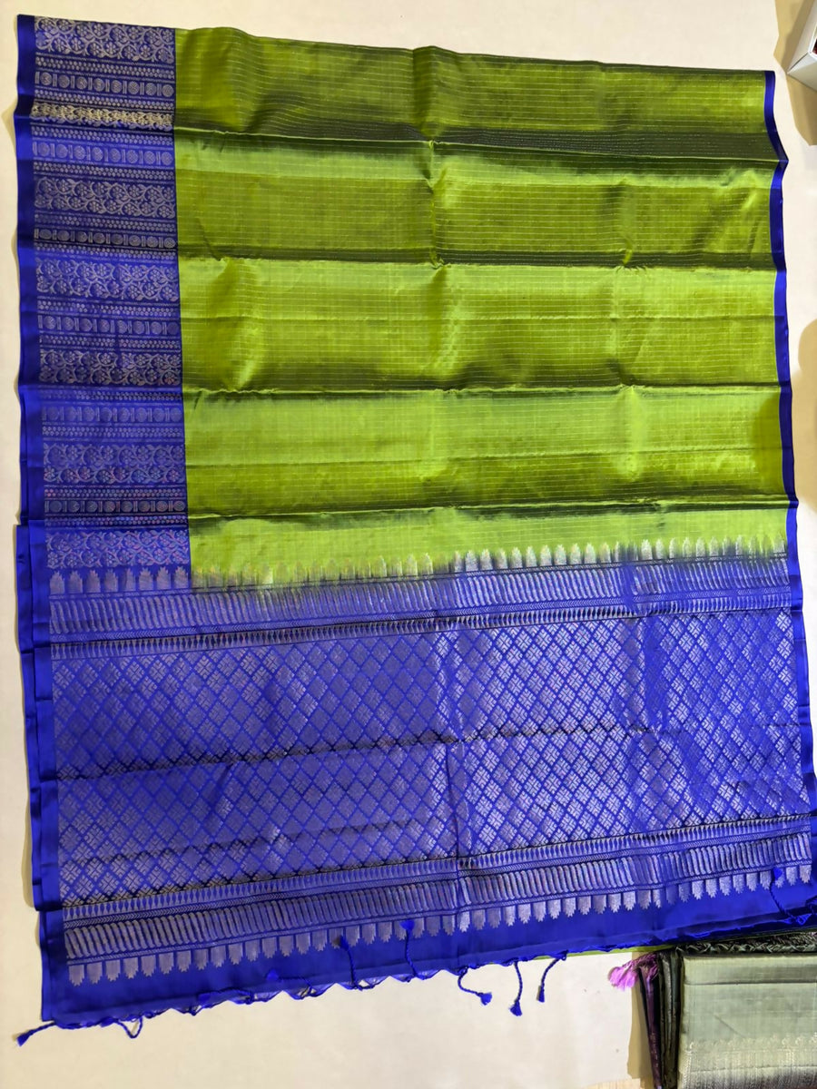 Tanvi parrot green handloom softsilk saree - Vaira oosi design - Pure silk saree